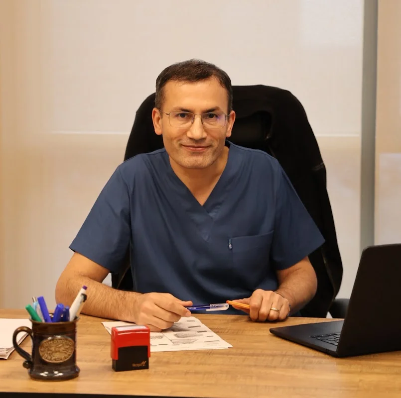 Dr Hakan Tekin - Plastic and Aesthetic Surgeon