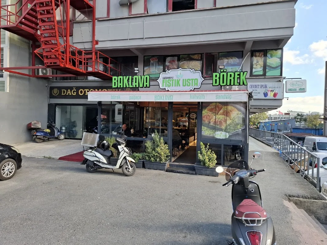 Meşhur Sarıyer pide börek kahvaltı