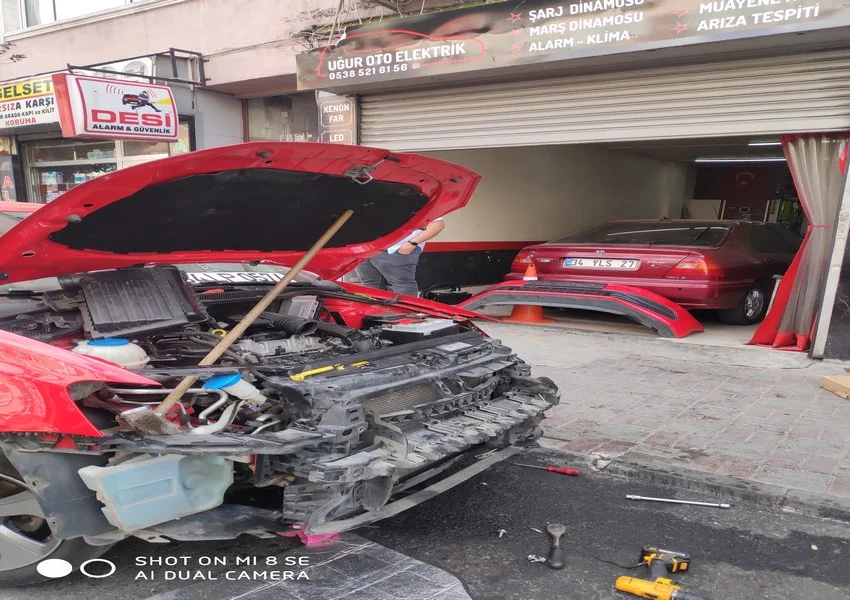 Uğur Oto Elektrik ve Cam Kilit - Fatih, İstanbul