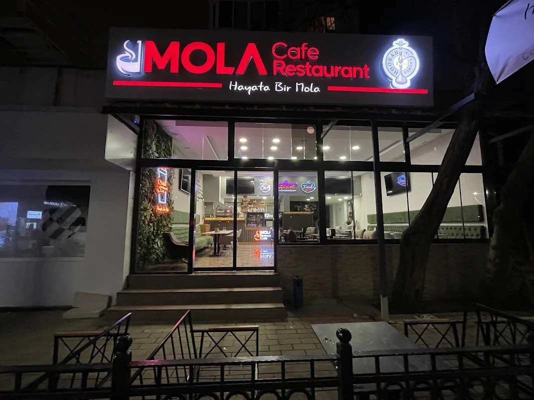 1 Mola Cafe Restaurant