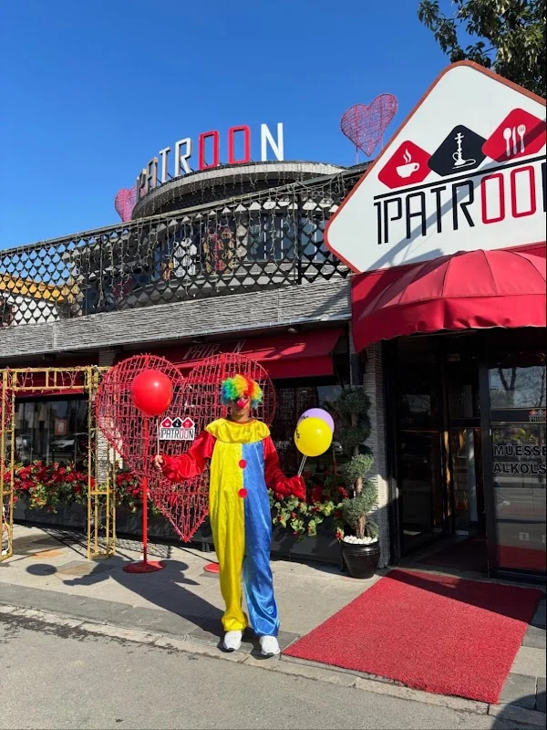 1Patroon Cafe & Restaurant