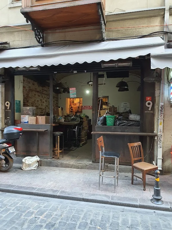 9 Ece Aksoy - Beyoğlu, İstanbul
