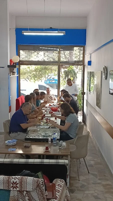 Ado'nun Yeri Köfte Sucuk Kahvaltı