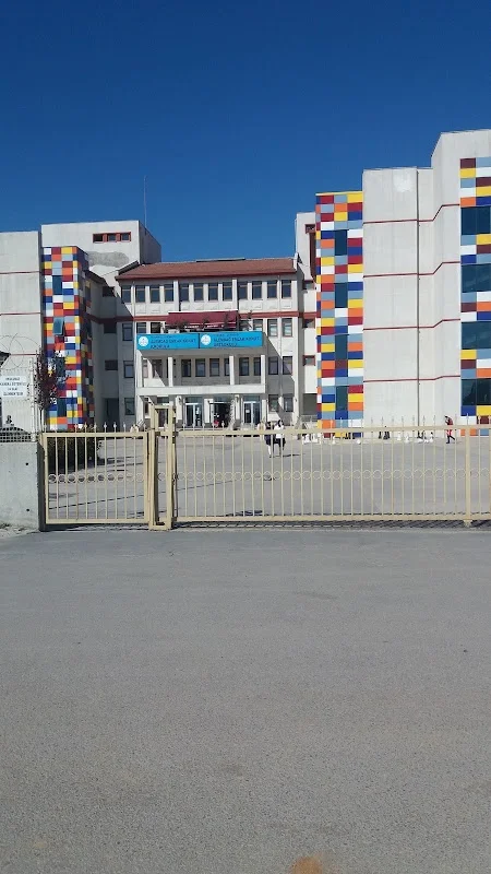 Alemdağ Emlak Konut İlkokulu/Ortaokulu