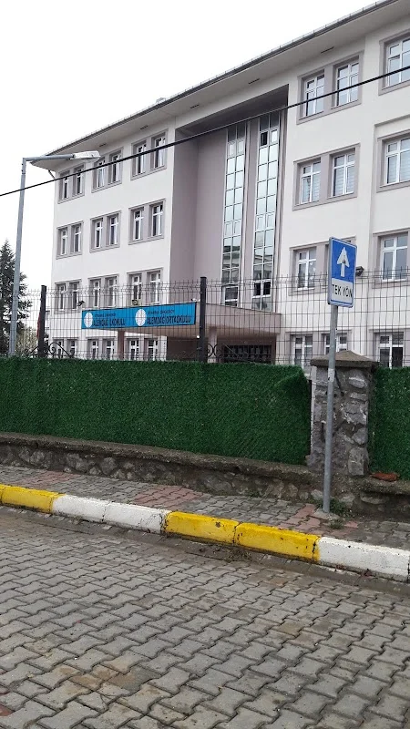 Alemdağ Ortaokulu