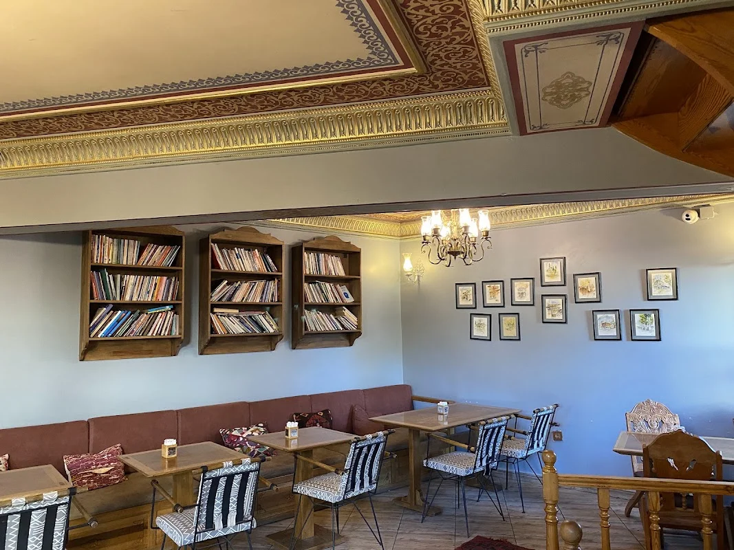 Aşiyan Kitap Ve Kahve - Üsküdar, İstanbul