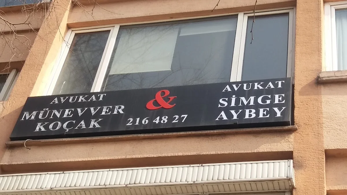 Avukat Simge Aybey