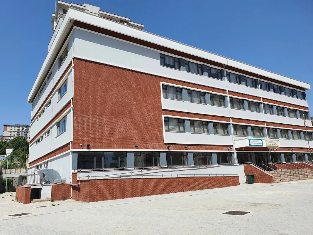 Bağcılar Hikmet Barutçugil GSL (Güzel Sanatlar Lisesi) - Bağcılar, İstanbul