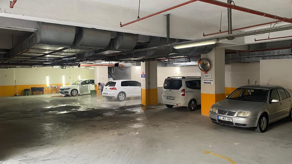 CAR WASH ZEYTİNBURNU ŞEMSETTİN SAMİ OKULU