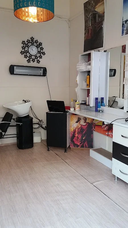 Caroline Bay & Bayan Güzellik Salonu