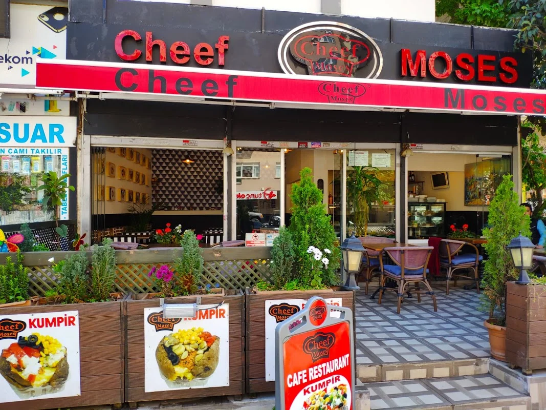 Cheef moses göztepe