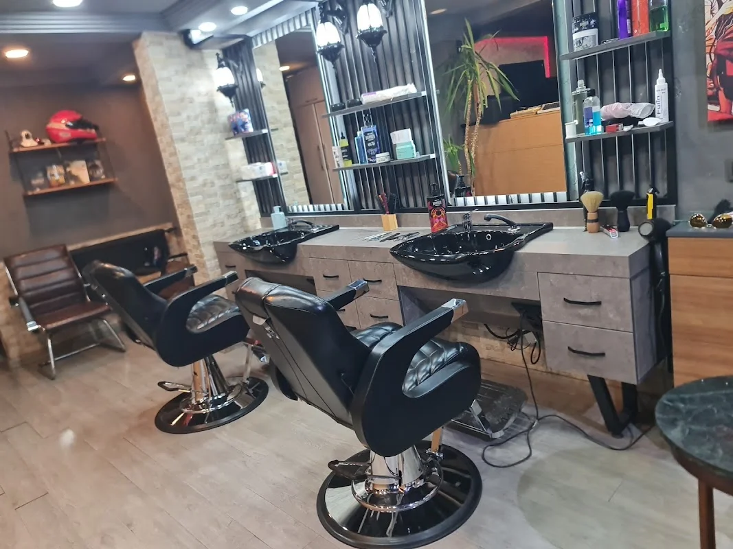 COSMOS BARBER By Serdar Çetin ( Erkek Kuaforü & Berber Suadiye-Bostancı Erkek Kuaför salonu ) - Kadıköy, İstanbul
