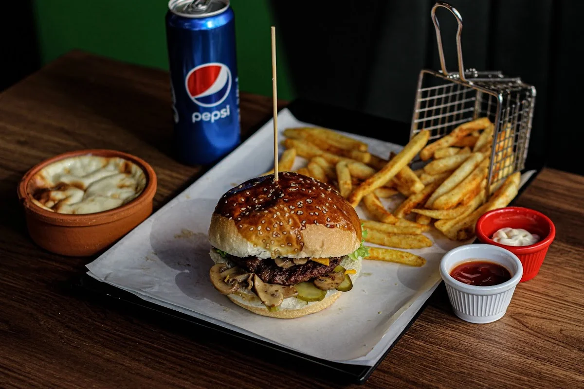 CRAB CAFE BURGER