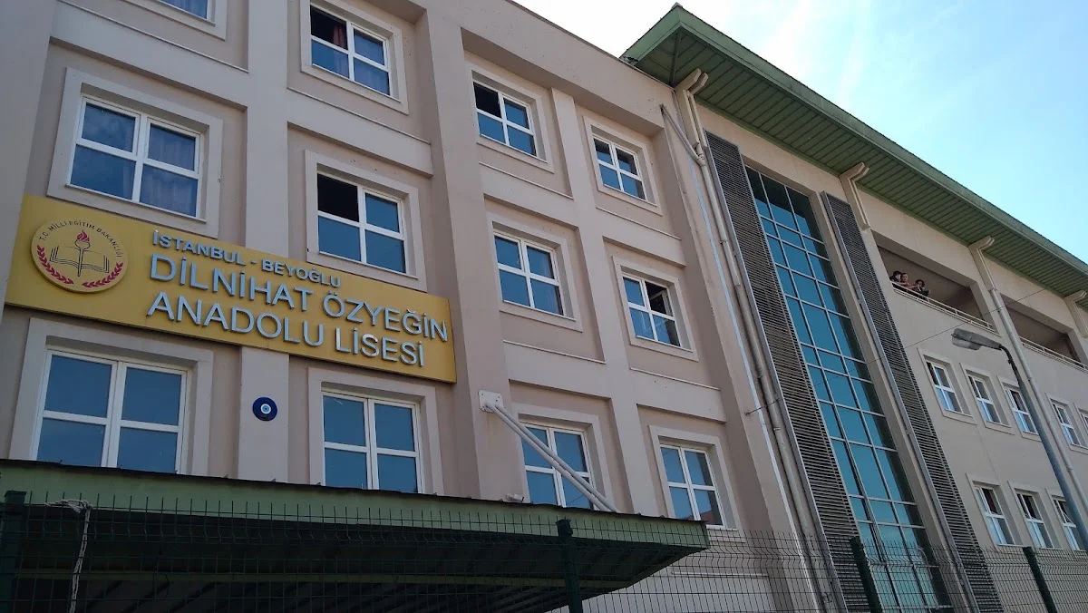 Dilnihat Özyeğin Anadolu Lisesi - Beyoğlu, İstanbul