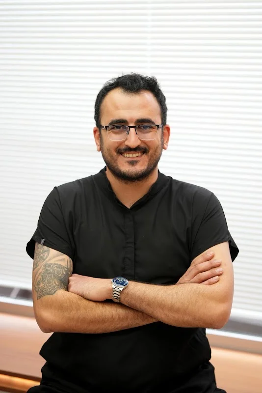 Diş Hekimi Sezer Özdem