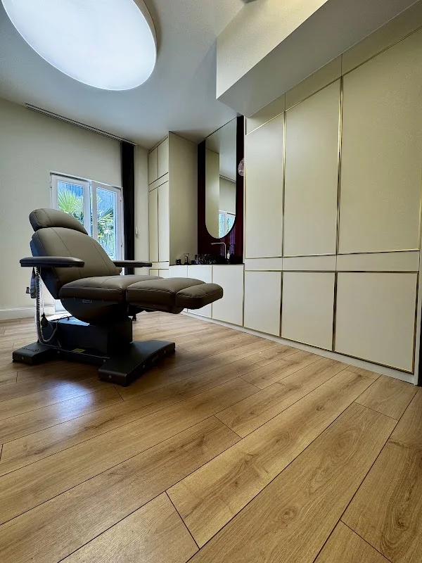 Dr. Abdurrahman Efem Clinic - Beşiktaş, İstanbul