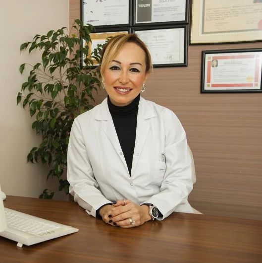 Dr. Aslı Şimşek Azlar, Sertifikalı medikal estetik