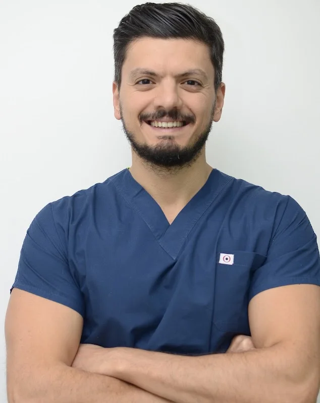 Dr. Dt. Faruk Öğütlü Çene Cerrahisi ve İmplantoloji Uzmanı