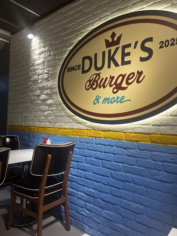 Duke's Burger & More
