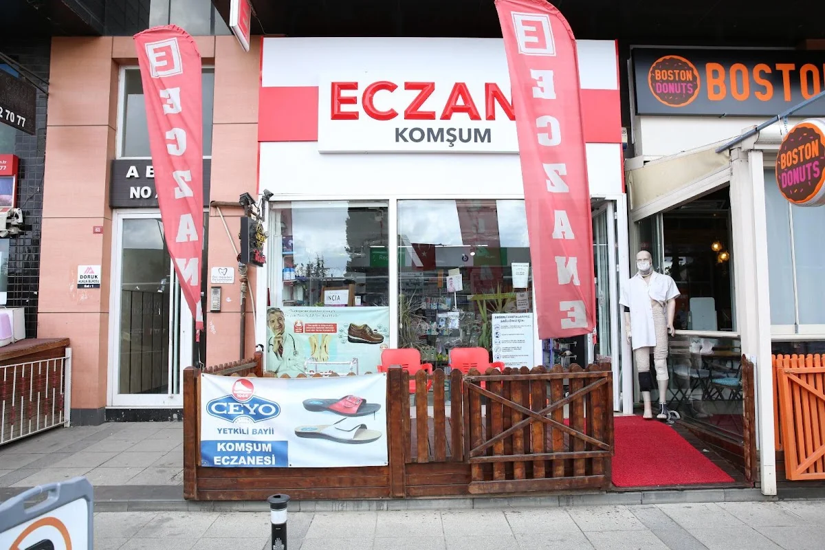 Eczane Komşum