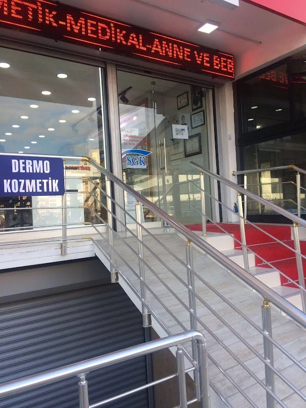 Emrecan Eczanesi