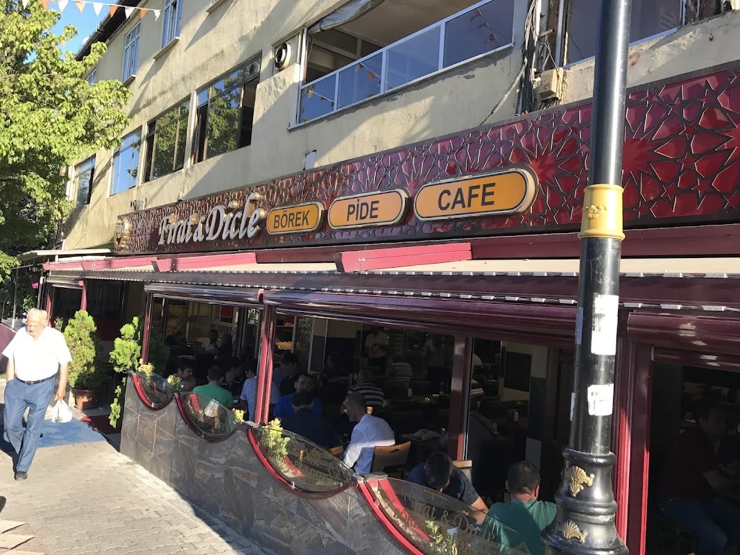 Fırat & Dicle Börek Cafe