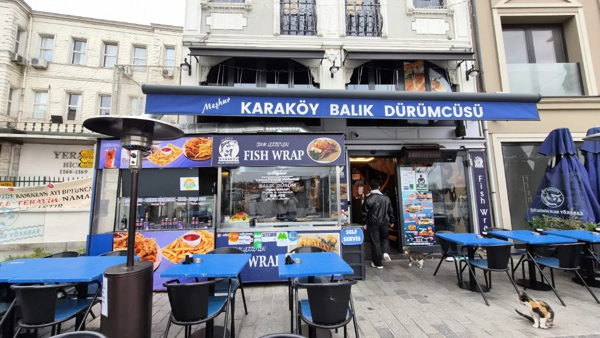 Fish sandwich - Beyoğlu, İstanbul