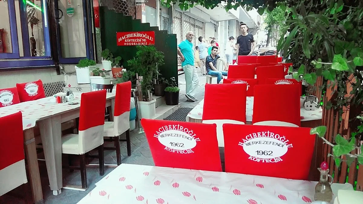 Hacıbekiroğlu Merkezefendi Köftecisi