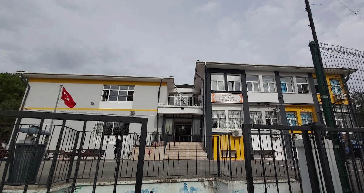 Heybeliada Anadolu Lisesi