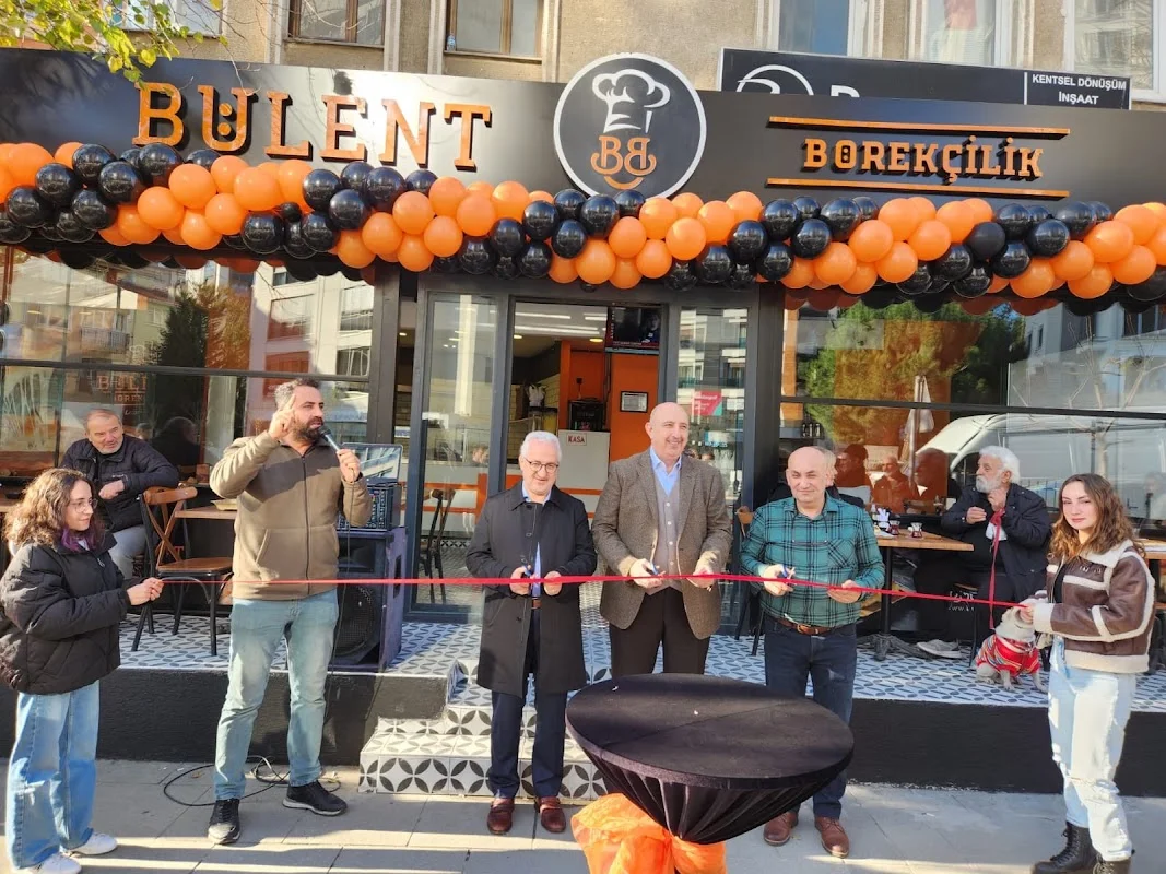İyi Geceler Döner Ayşekadın
