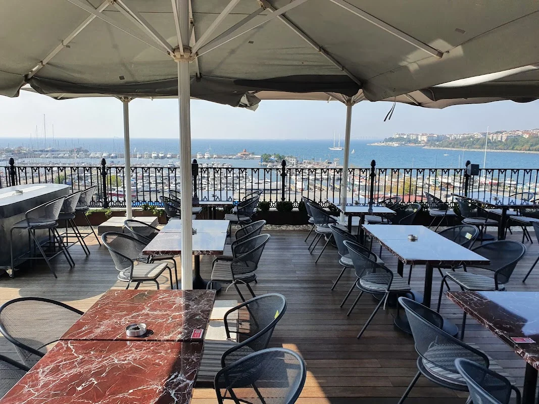 Jigger Kitchen & Roof Bar