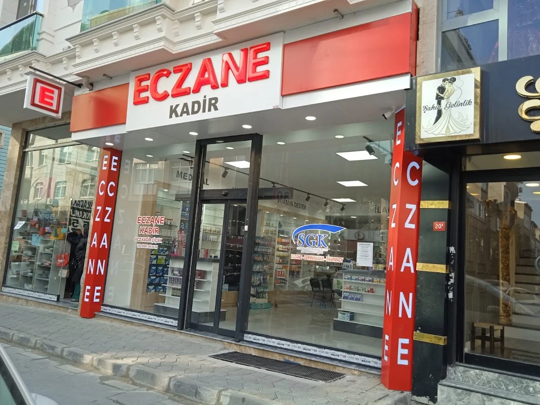 KADİR ECZANESİ