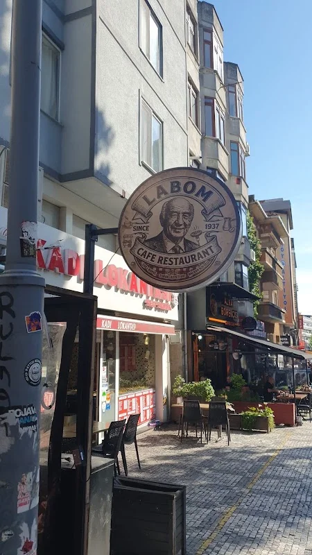 LABOM | Cafe & Restaurant