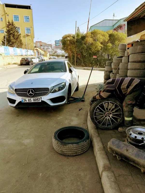 Lastikçi Sadık Usta