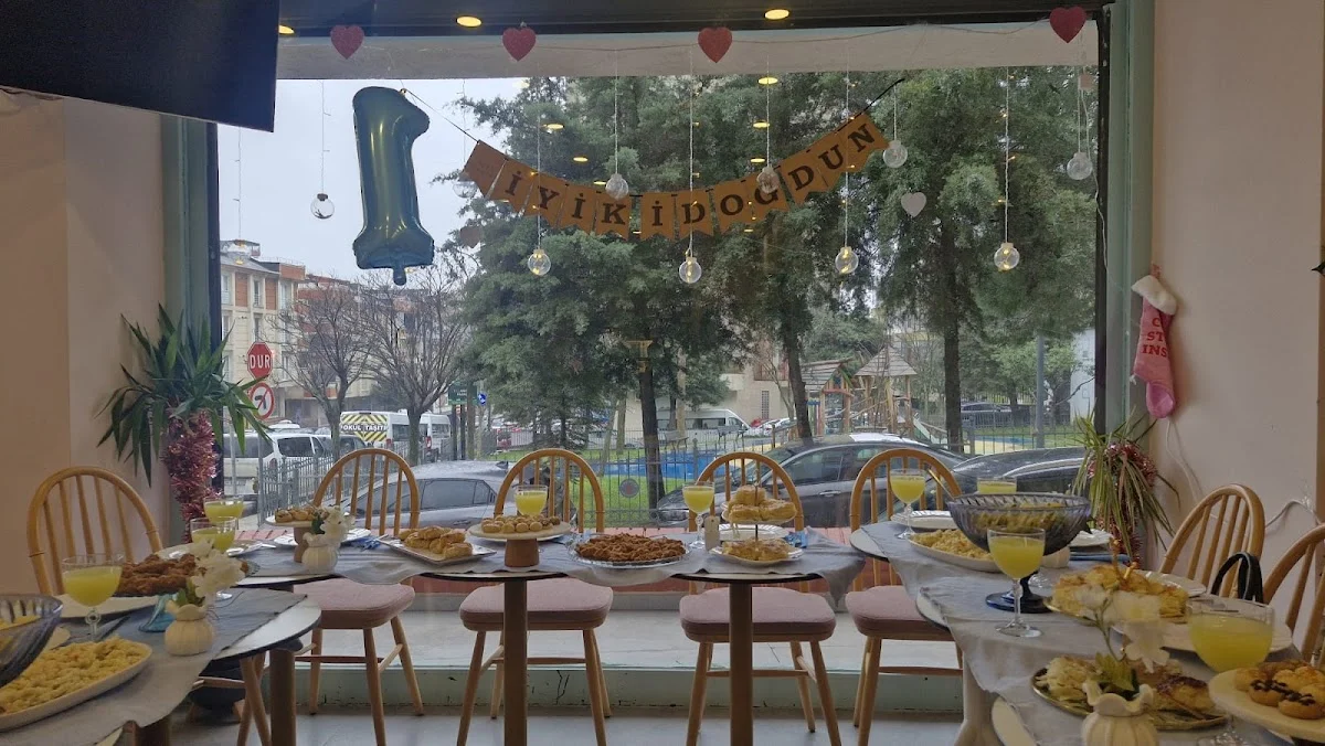 Le Petit Cafe Atakent
