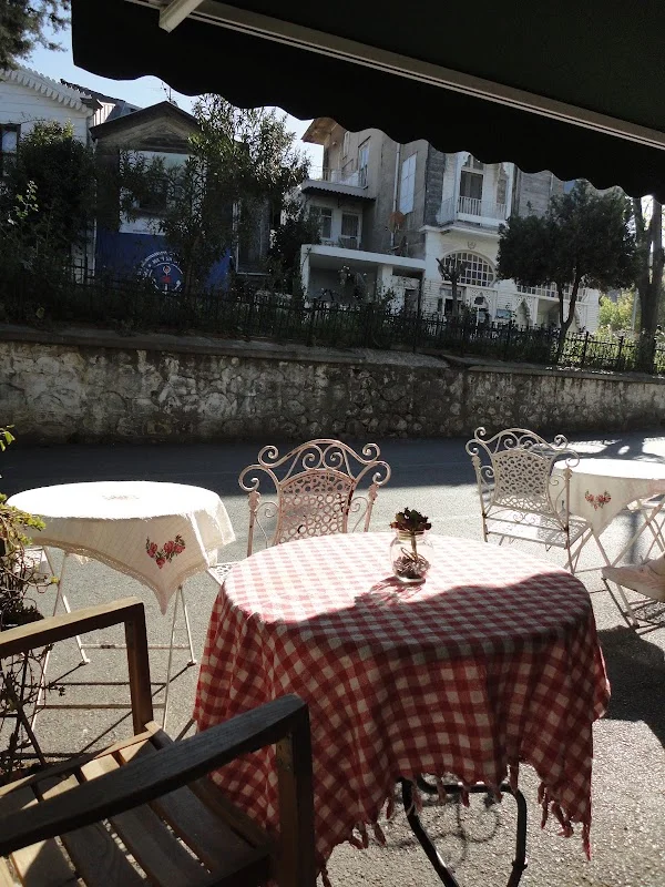 Luz Cafe & Shop