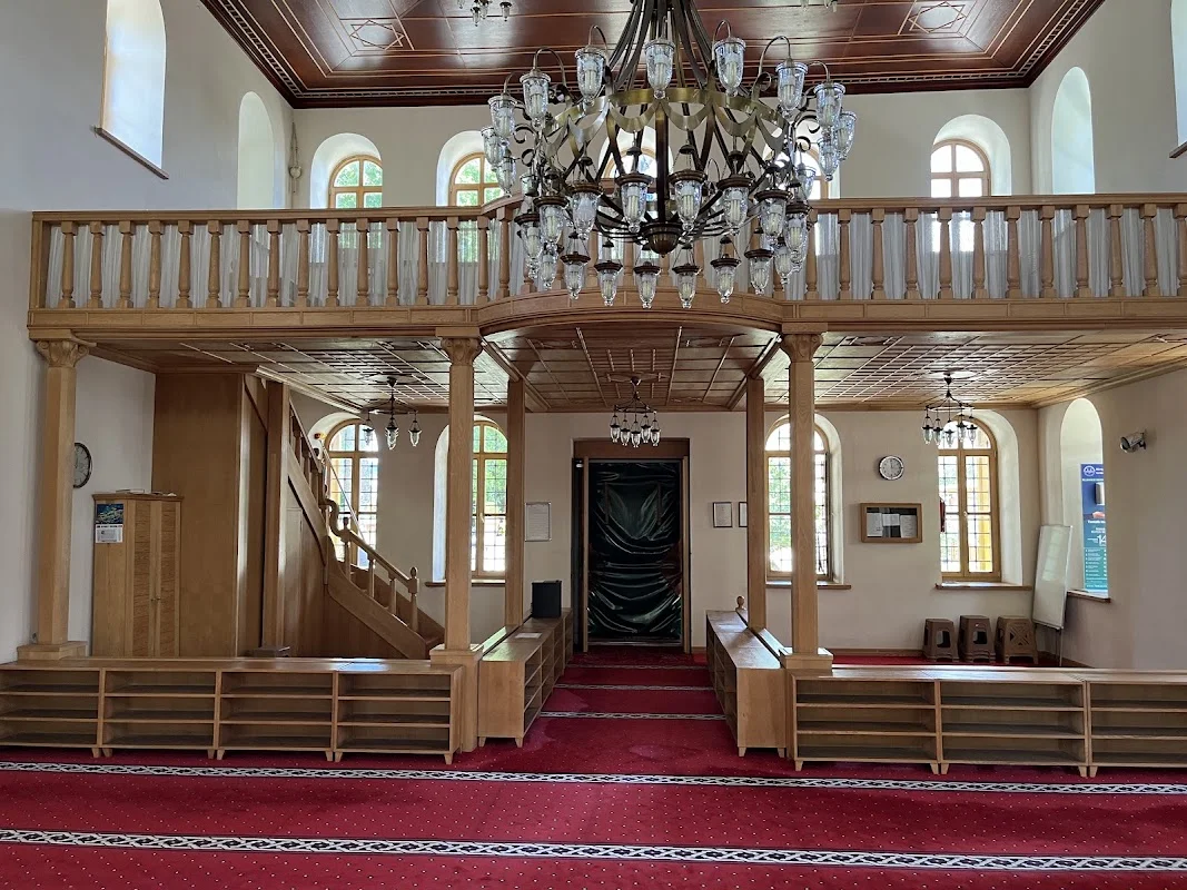 Mihrişah Valide Sultan Camii
