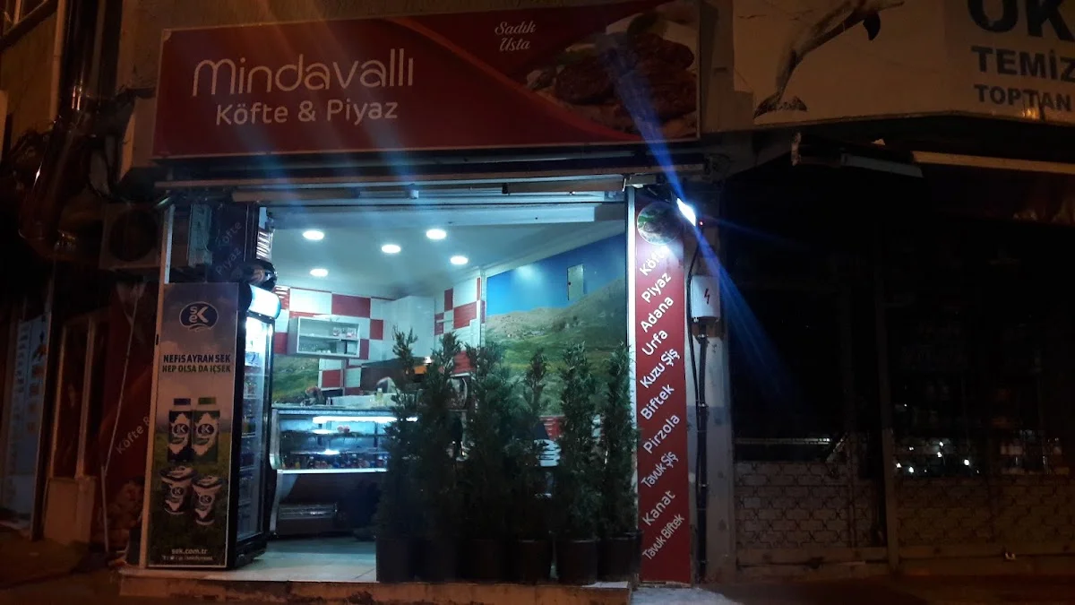 Mindavallı köfte ve piyaz - Beyoğlu, İstanbul