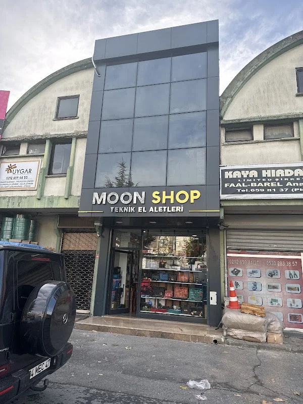 Moonshop
