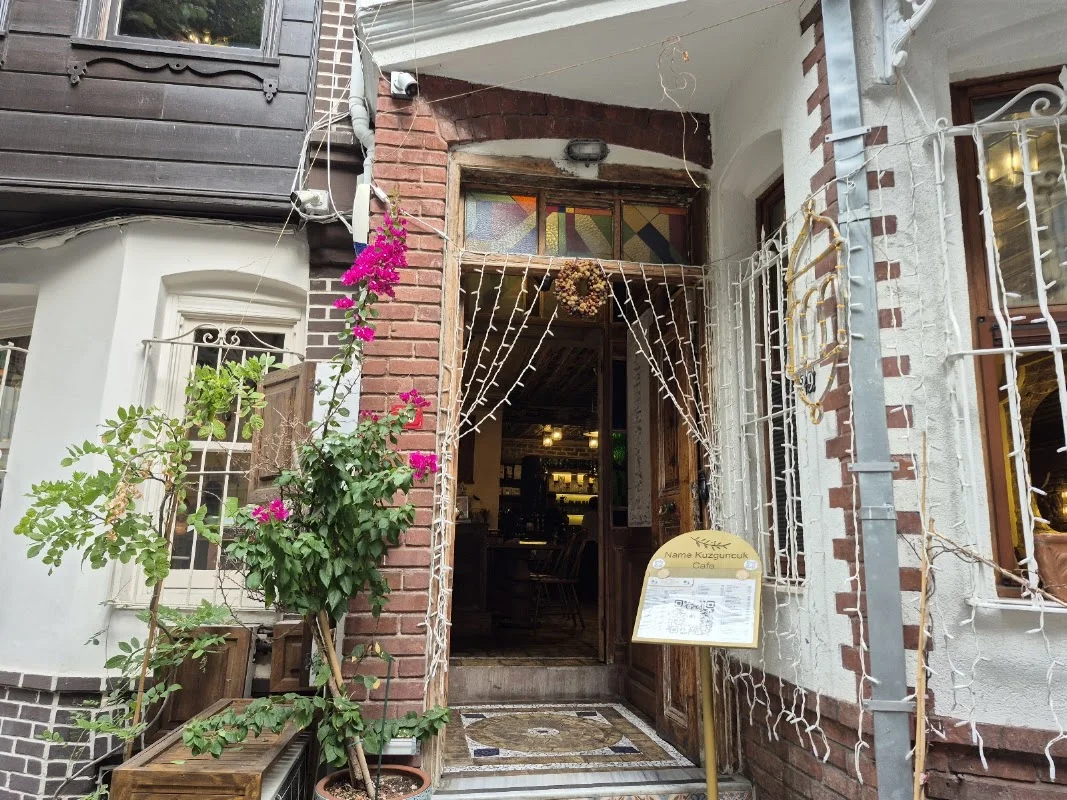 Name Kuzguncuk Cafe