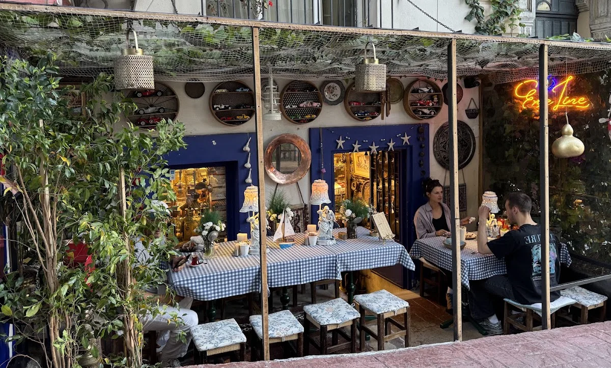 Nazende Coffee and food - Beyoğlu, İstanbul
