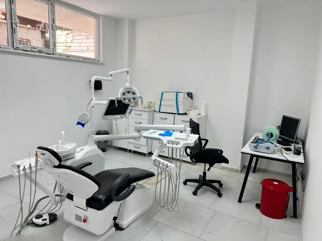 Özel 3B Dent Ağız ve Diş Sağlığı Polikliniği