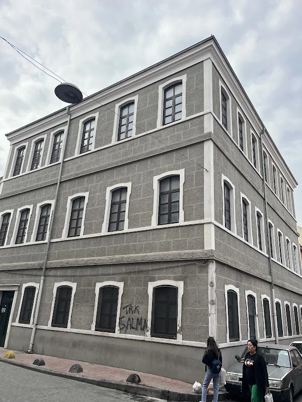 Özel Kurtuluş Rum İlköğretim Okulu