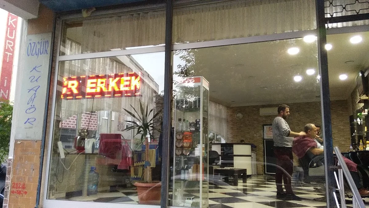 Özgür Erkek Kuaförü