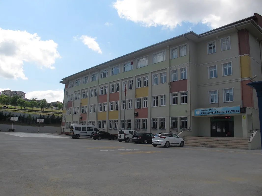 Öznur Kahraman Kız İmam Hatip Ortaokulu - Bağcılar, İstanbul