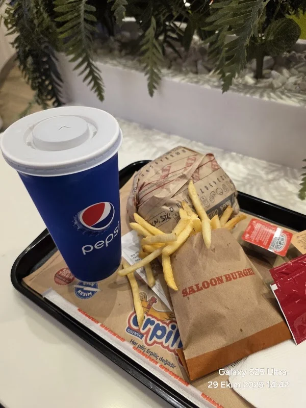 Saloon Burger - Emaar Square AVM