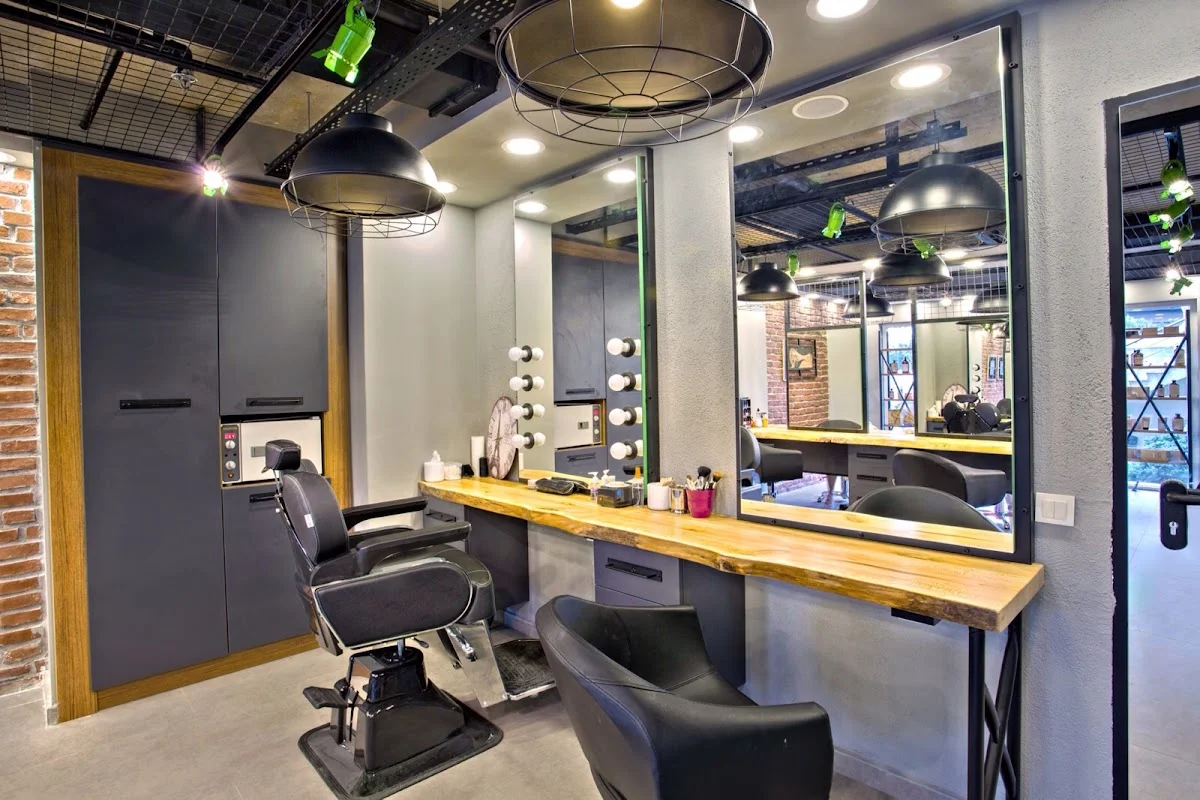 SALOON POİNT SAÇ ATÖLYESİ