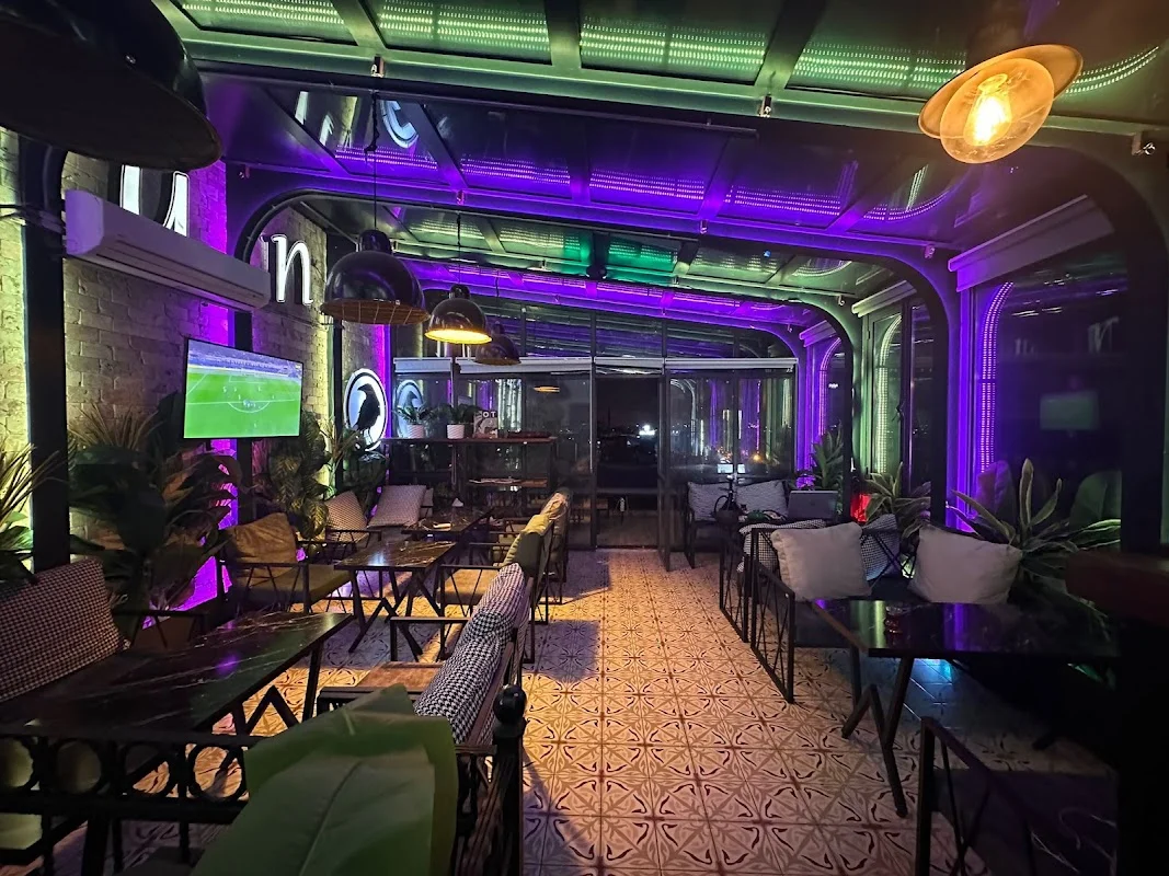 Sky Rooftop Hookah Lounge - Beyoğlu, İstanbul