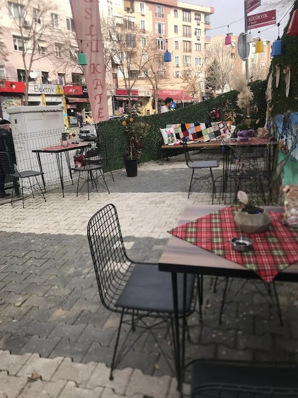Süslü Kafe