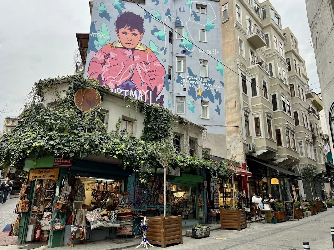 The Old Curiosity Shop - Beyoğlu, İstanbul